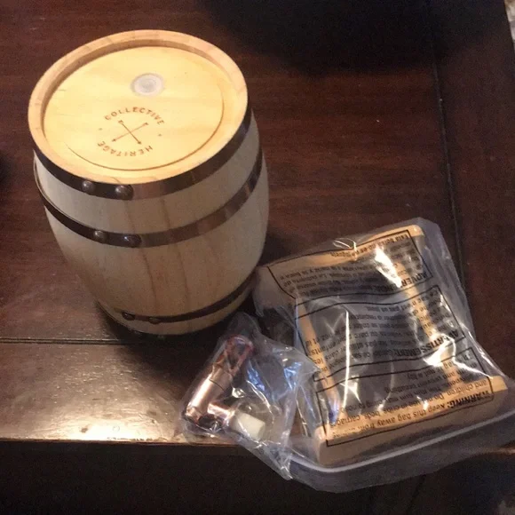 Hammer + Axe whiskey barrel - Picture 4 of 6